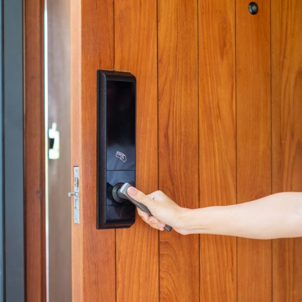 holding handle of smart digital door lock